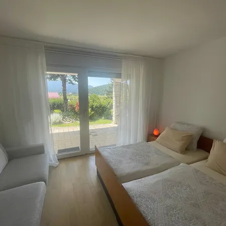 Apartma Losko * Церкница